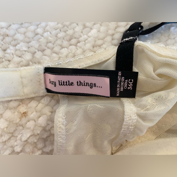 Victoria’s Secret intimates white cotton lace bodice with black details - Picture 3 of 12